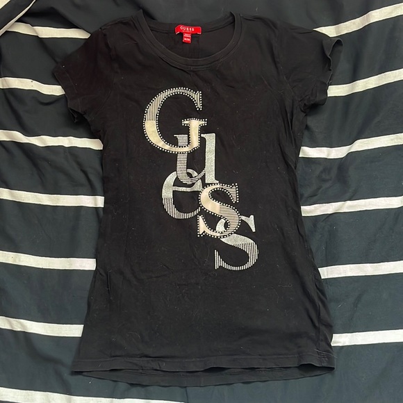 ‼️ Guess T-Shirt - Picture 1 of 2